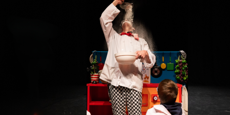 Flour falling